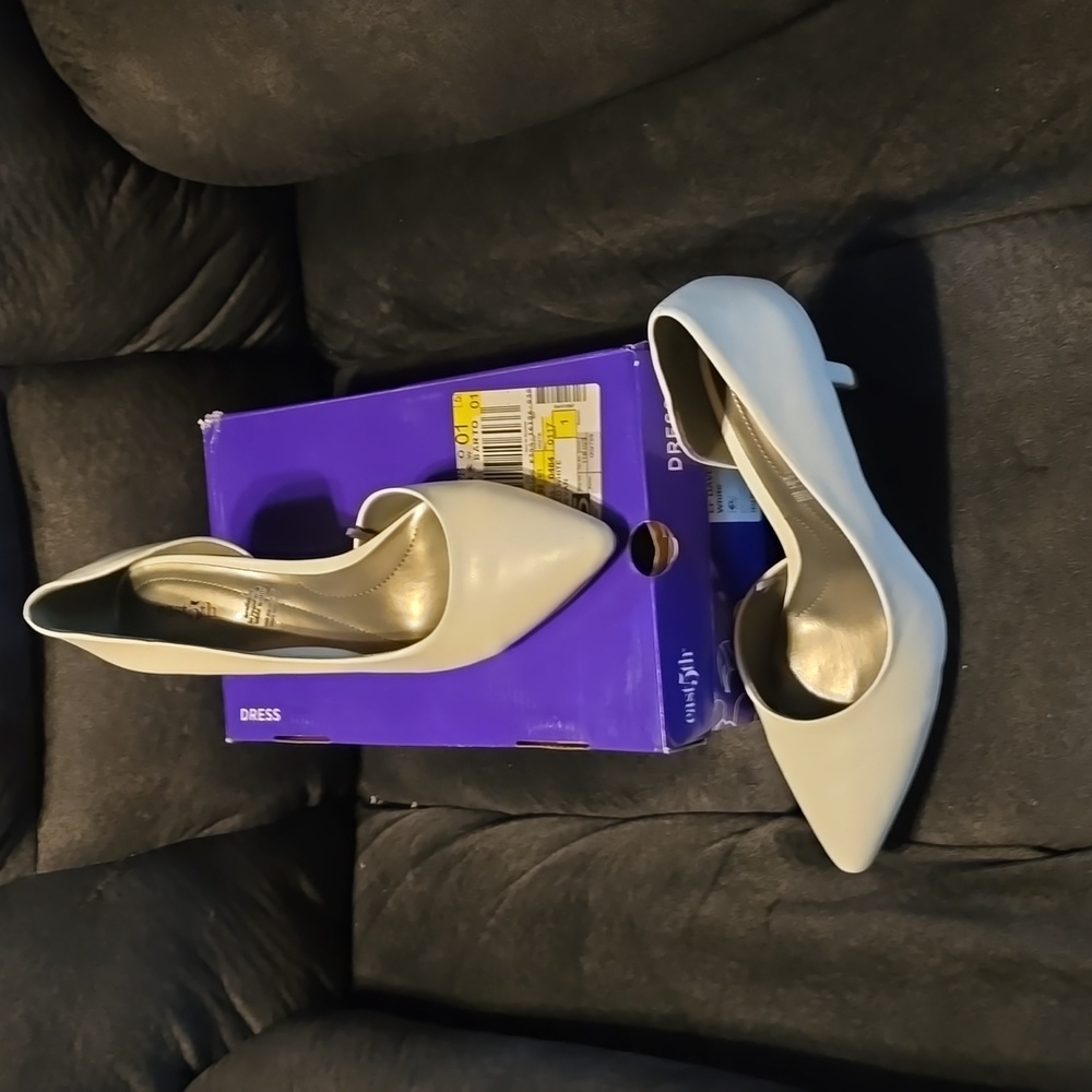 Dress shoes